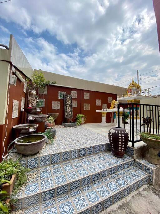 Ratanawong Place 405 Bangkok Exterior photo